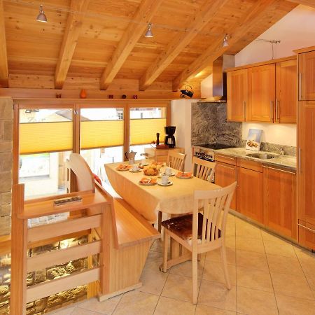 Ferienwohnung Chalet Puezji Zermatt Exteriör bild